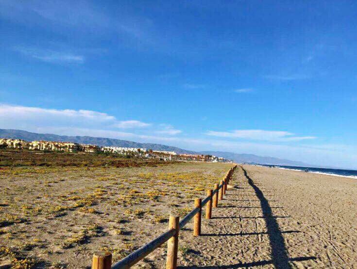 Apartamento Lujo, Primera Linea Playa, Garaje, Wifi, Piscina Climatizada Roquetas de Mar Eksteriør bilde